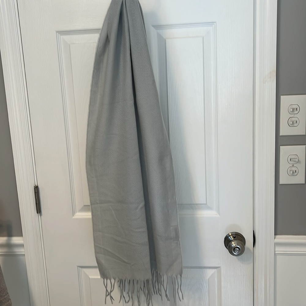 “2/$12”  🔥🔥🔥Blue/Gray Scarf Macy’s Brand - Picture 3 of 5